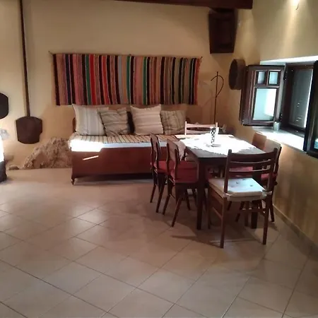 Traditional Stone House In Casa de Férias *